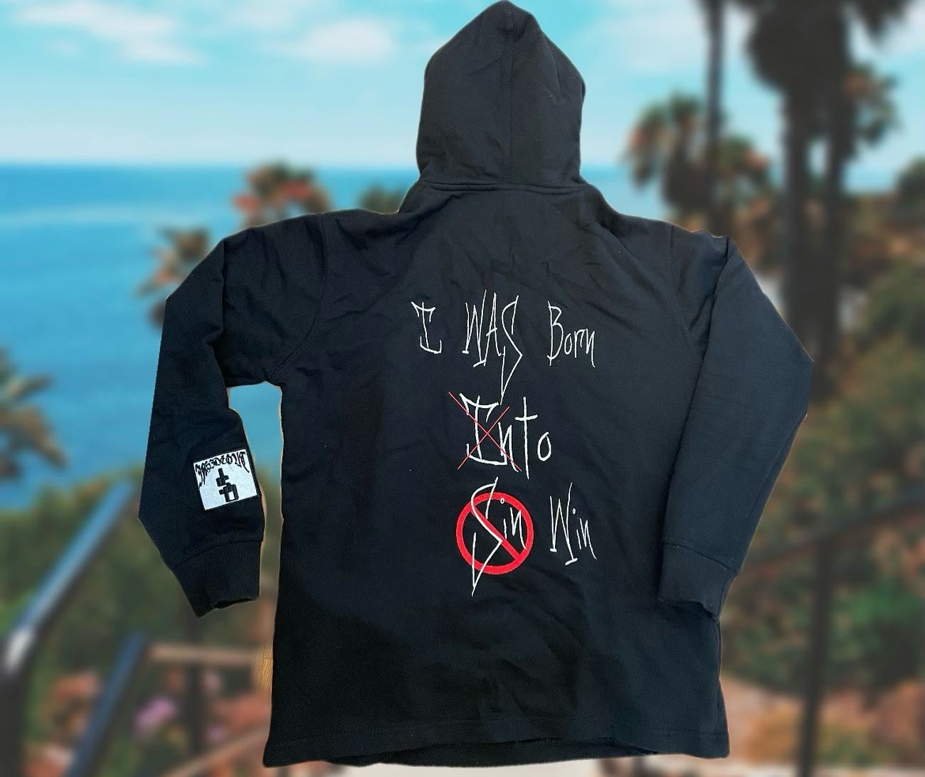 “Born to win” hoodie